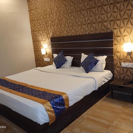 Redfox Hotel- Aminjikarai Csennai Kültér fotó